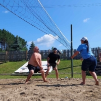 Participez à nos activités sportives comme le volleyball – Camping Magog Orford